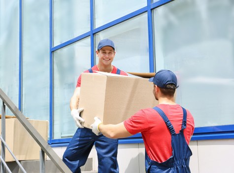 Organized moving service supporting a Watford relocation